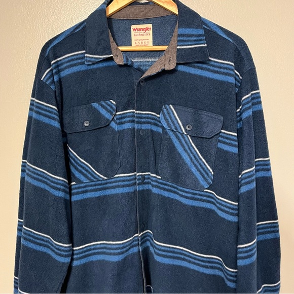 Wrangler Authentic Mens Long Sleeve Blue White Striped Flannel Button Up L - Picture 2 of 12